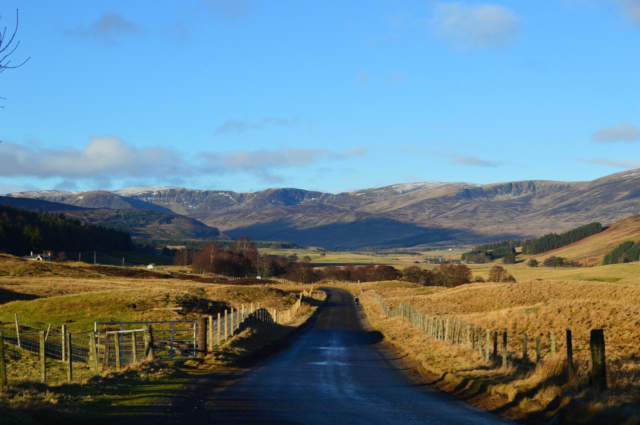Glen Clova Hotel & Luxury Lodges Millton of Clova Exterior photo