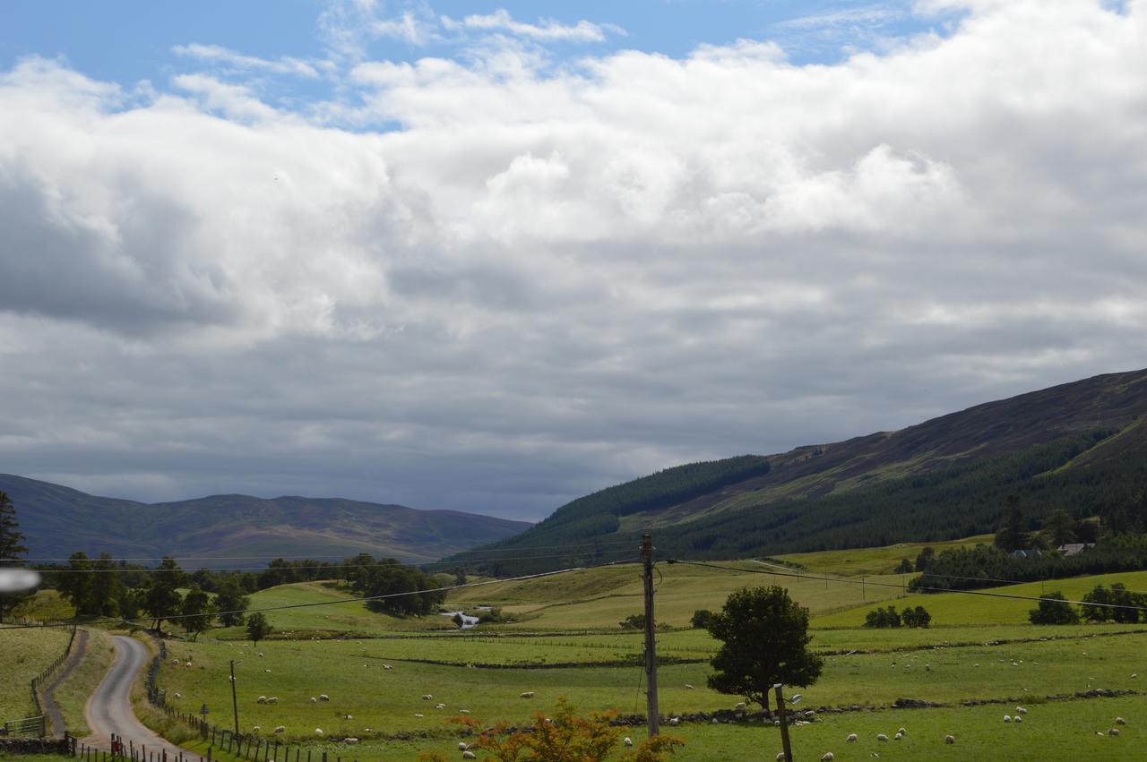 Glen Clova Hotel & Luxury Lodges Millton of Clova Exterior photo